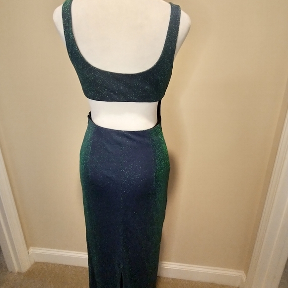 Vintage Nadine Iridescent Green Sleeveless Evening Dress With Cut-Out Back - Picture 4 of 10